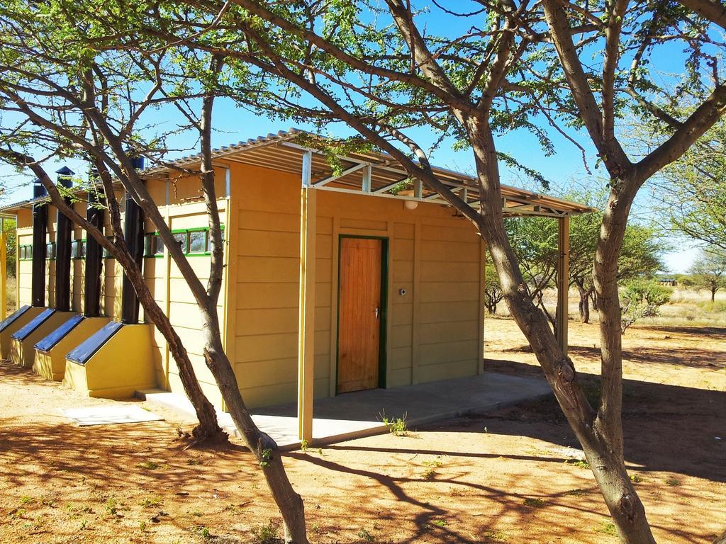 Ovita Wildlife Restcamp Okazize Phòng bức ảnh