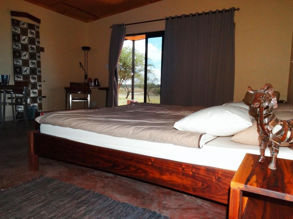 Ovita Wildlife Restcamp Okazize Phòng bức ảnh