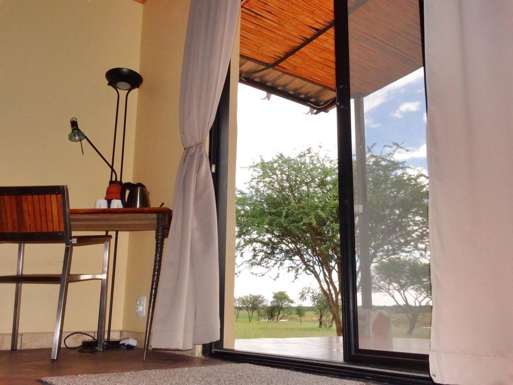 Ovita Wildlife Restcamp Okazize Phòng bức ảnh