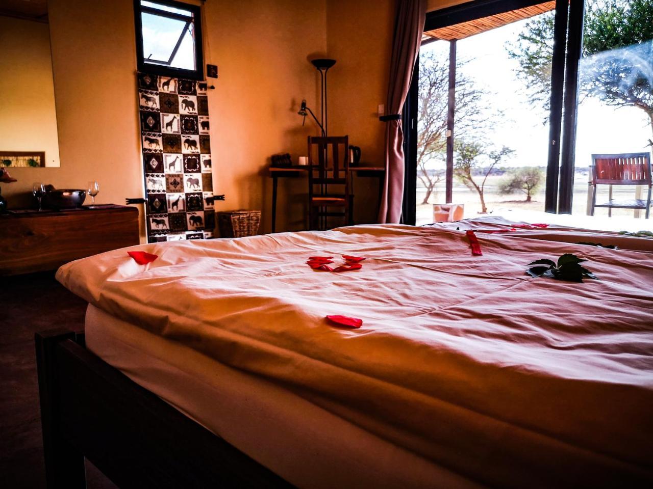 Ovita Wildlife Restcamp Okazize Ngoại thất bức ảnh